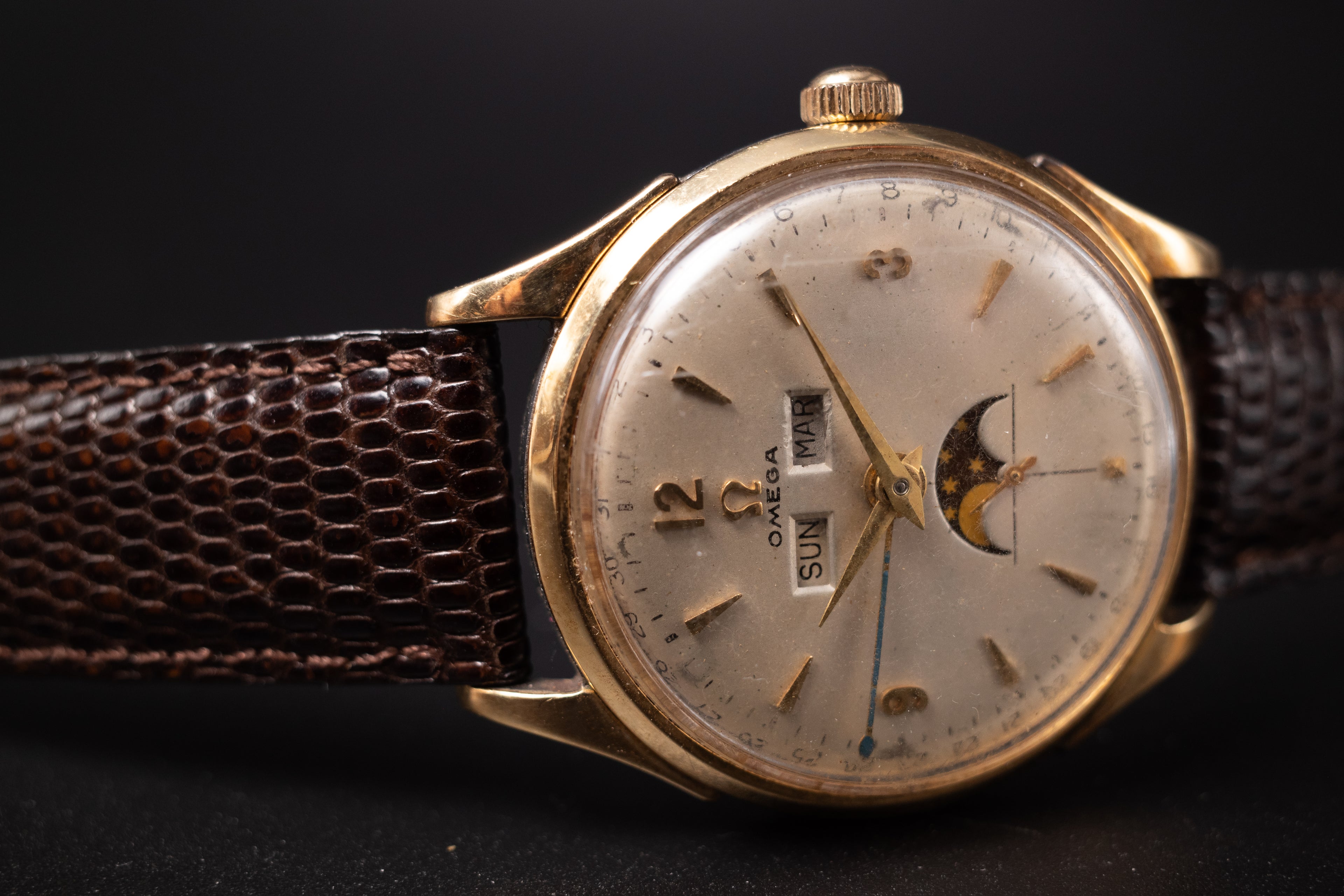 Beautiful Vintage Omega Cosmic Moonphase Triple Date Calendar Watch Ref 2606-4