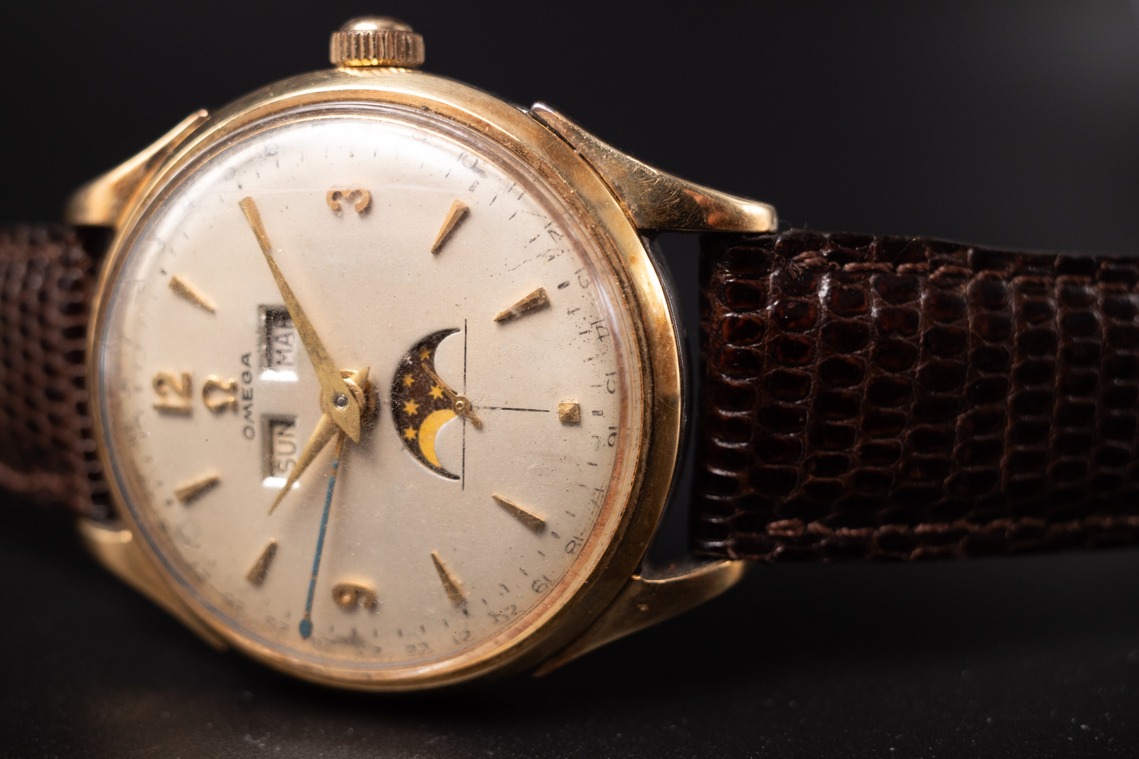 Beautiful Vintage Omega Cosmic Moonphase Triple Date Calendar Watch Ref 2606-4