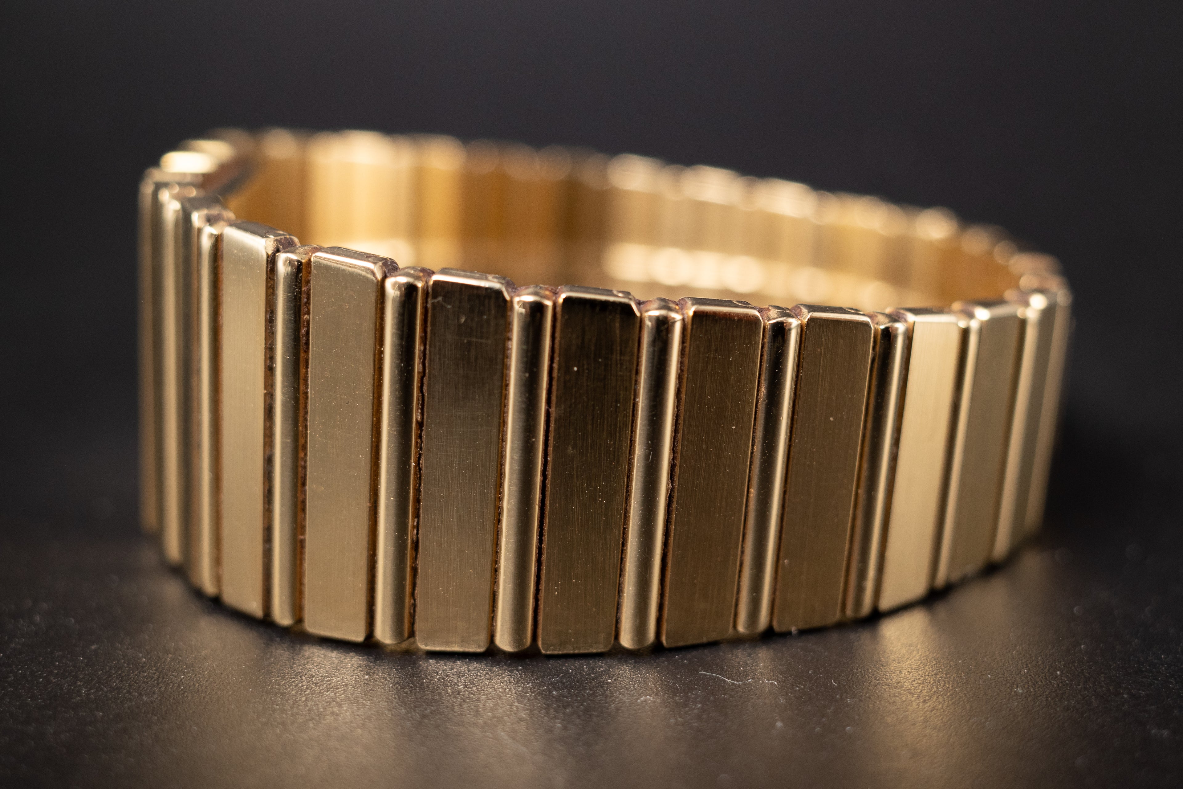 Piaget Polo 7131 C 701 18K Yellow Gold Gadroon Dial 1980s Unpolished