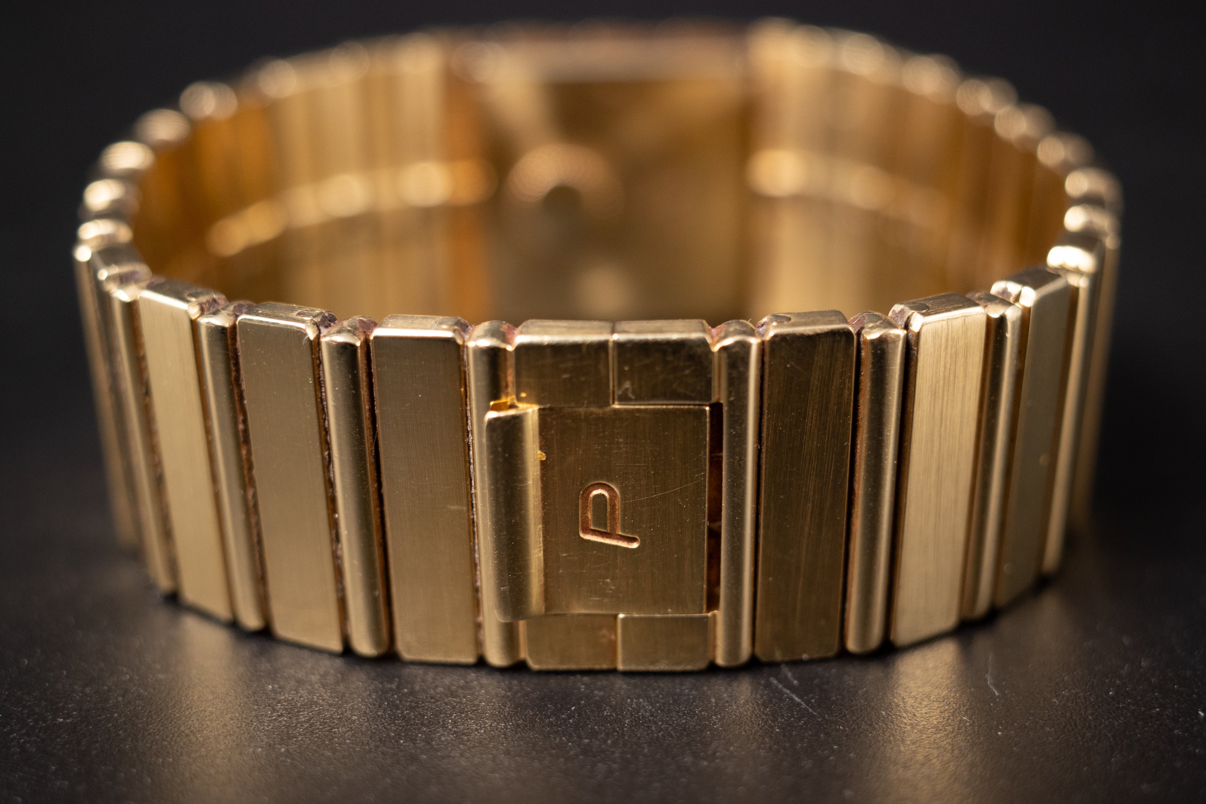 Piaget Polo 7131 C 701 18K Yellow Gold Gadroon Dial 1980s Unpolished