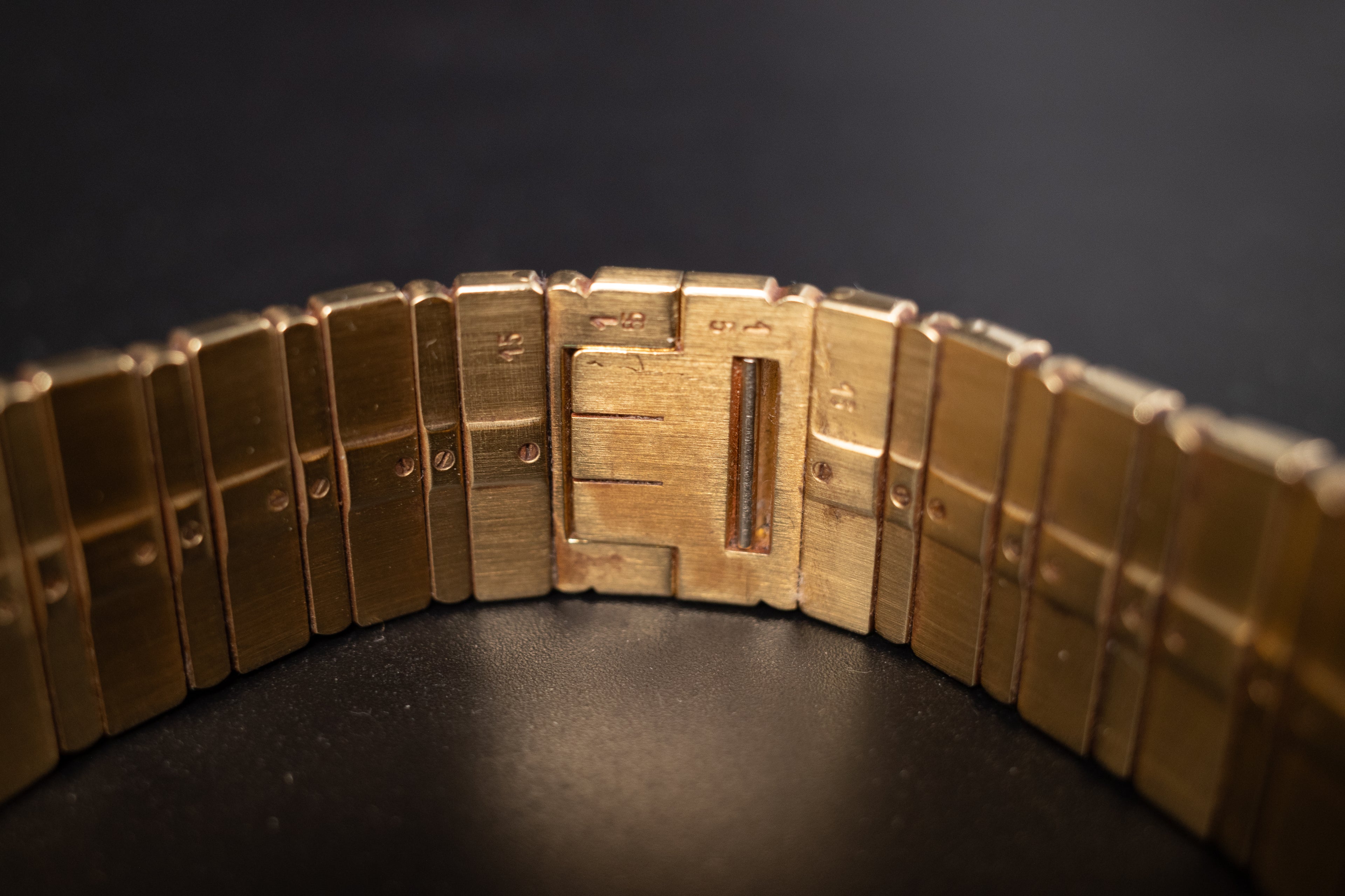 Piaget Polo 7131 C 701 18K Yellow Gold Gadroon Dial 1980s Unpolished